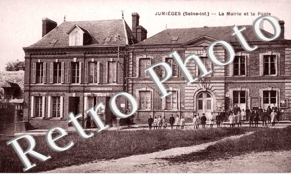 La mairie et la poste