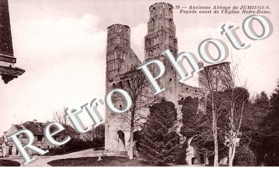 Ancienne Abbaye - Facade ouest de l'eglise Notre Dame