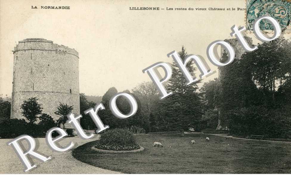 Les restes du vieux chateau et le parc