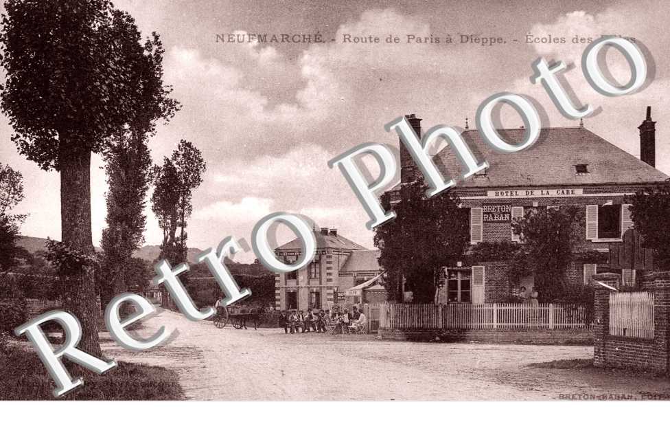 Ecole de filles et la route de Paris-Dieppe