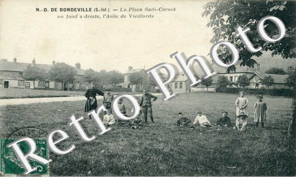 La place Sadi-Carnot - asile de vieillards