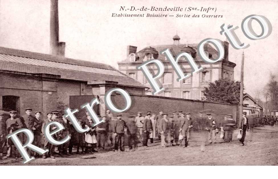 Etablissement Boissiere - sortie des ouvriers