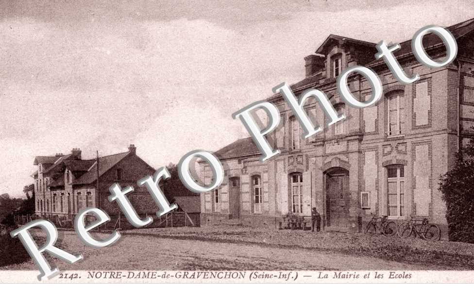 la mairie et les ecoles