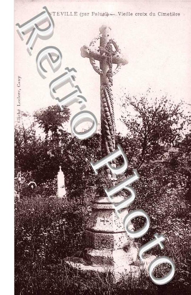Vieille croix du cimetiere
