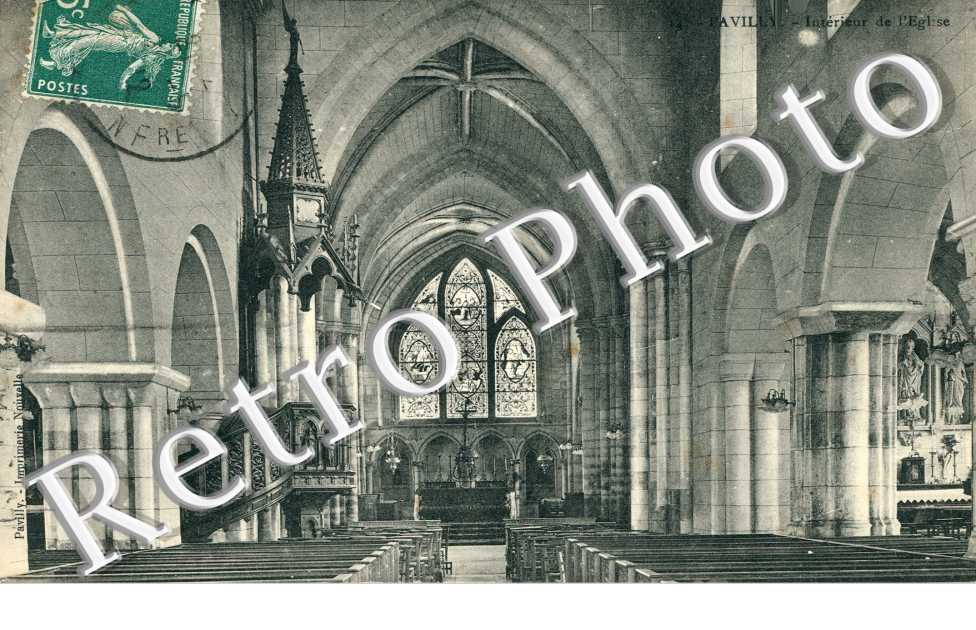 Interieur de l'eglise