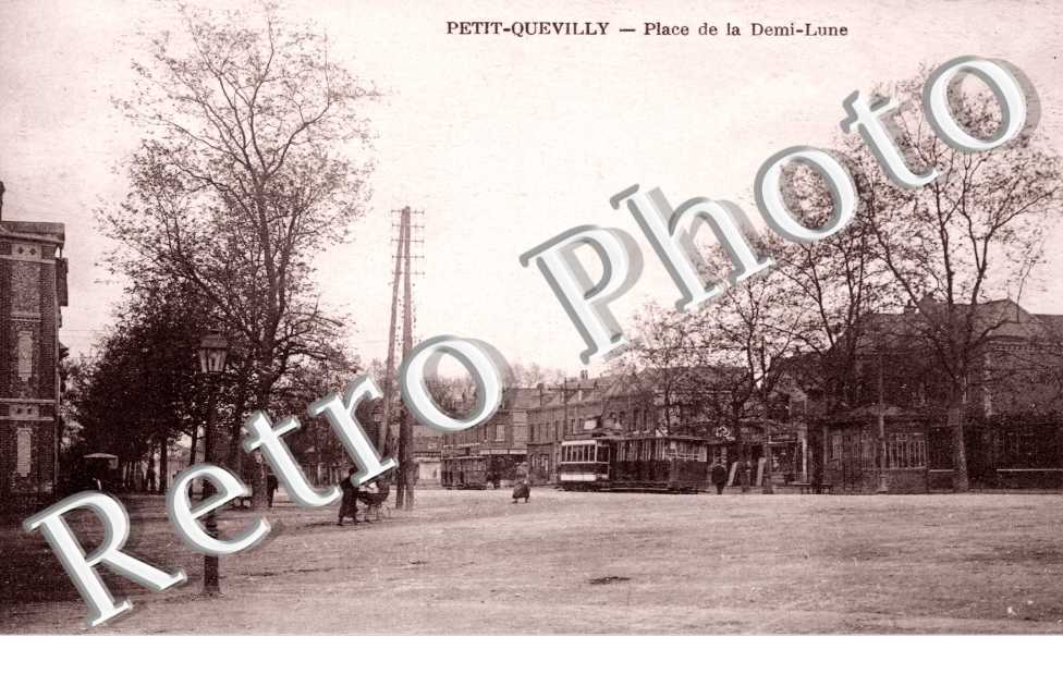 la Place de la Demi-Lune