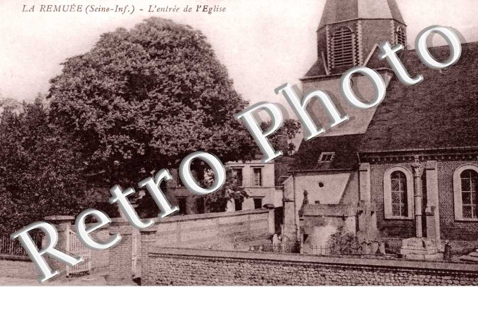 l'entrée de l'église