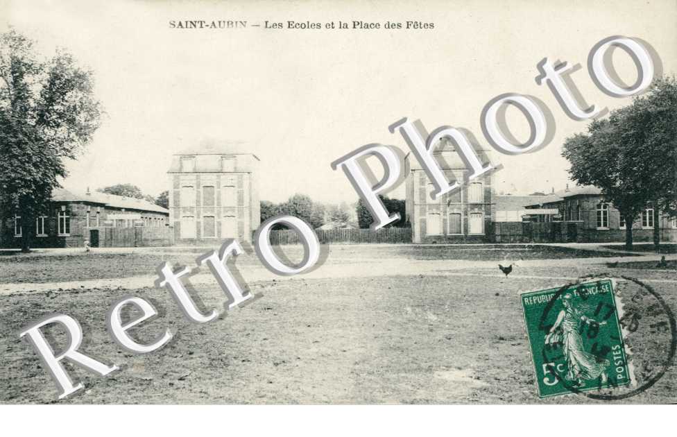 les Ecoles et la Place des Fetes