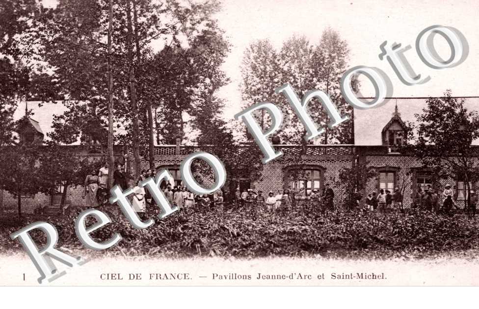 Ciel de France. Pavillons Jeanne d'Arc et Saint-Michel