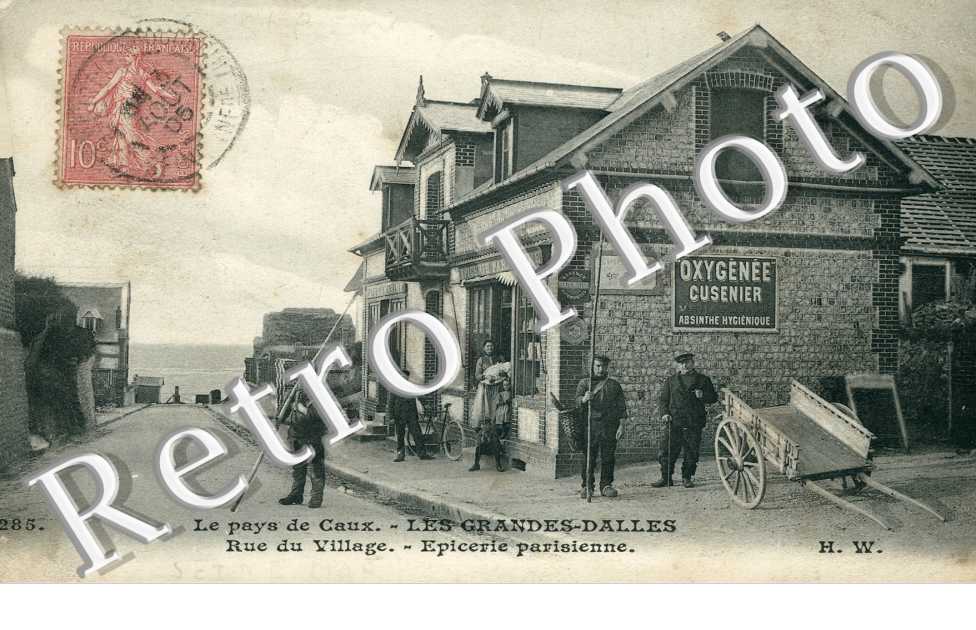 Le pays de Caux -Les grandes Dalles - Rue du village - Epicerie parisienne