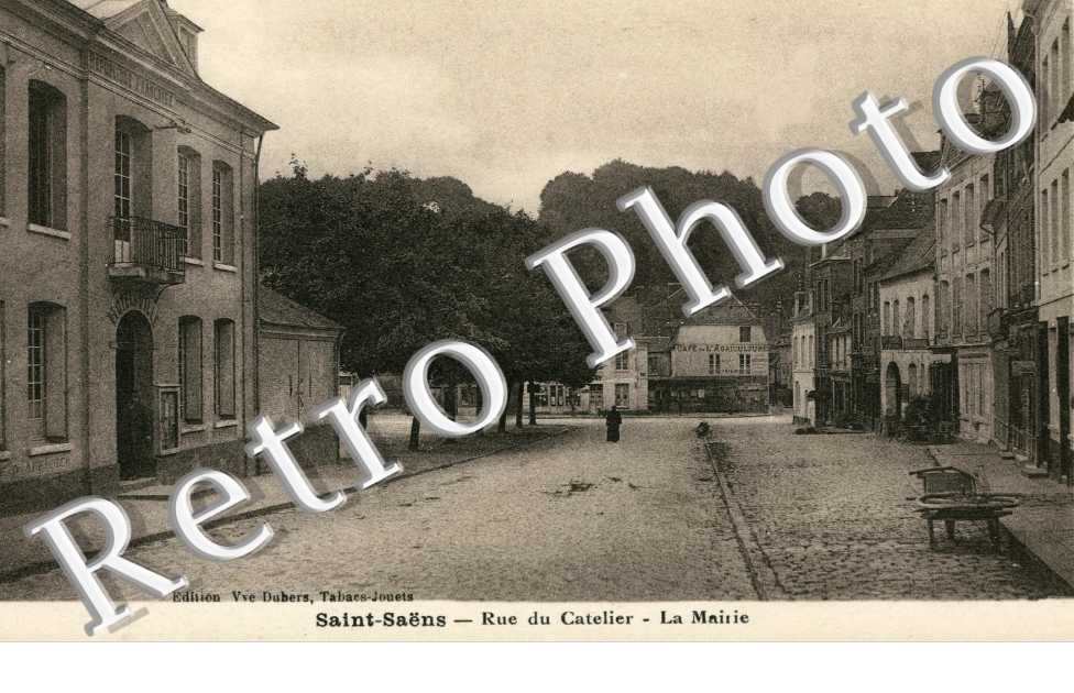 Rue du Catelier, la Mairie