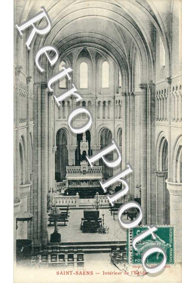 Interieur de l'eglise