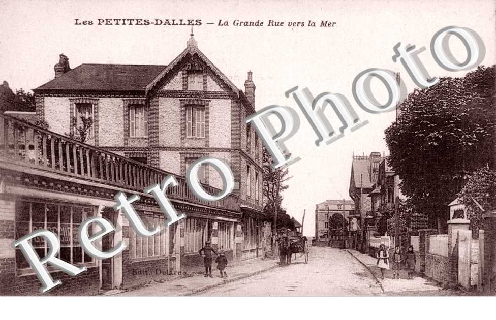 La Grande Rue vers la Mer, les Petites Dalles