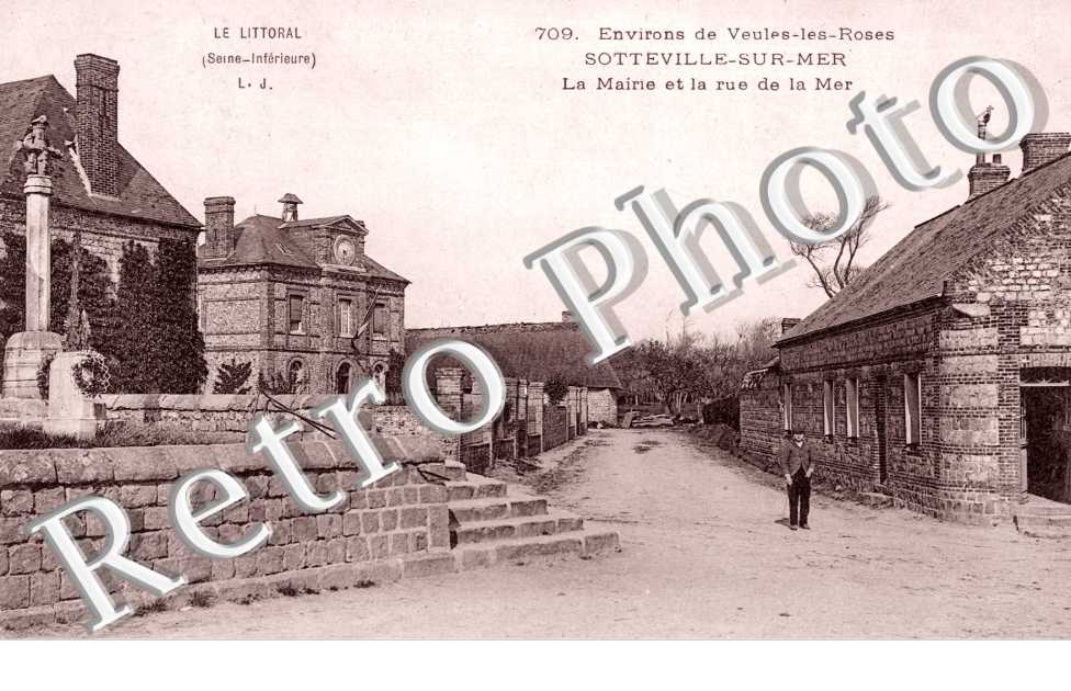 la Mairie et la Rue de la Mer