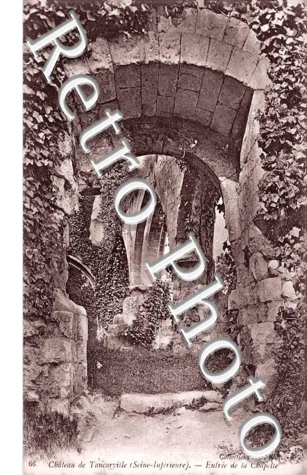 Château, entrée de la chapelle