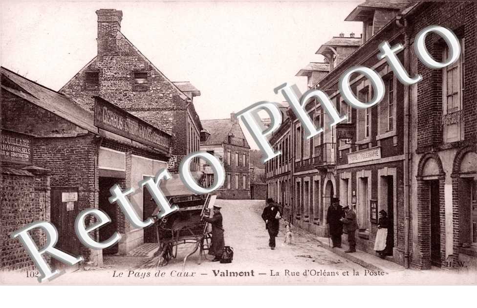 La rue d'Orleans et la poste