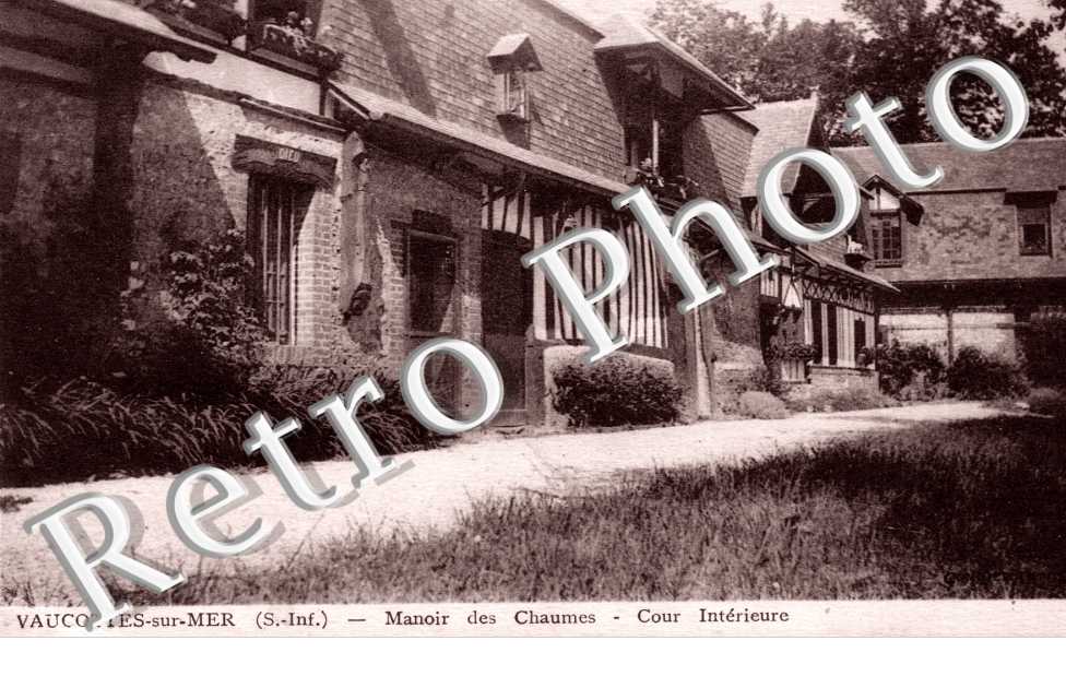 Vaucottes sur Mer, manoir des Chaumes, cour interieure