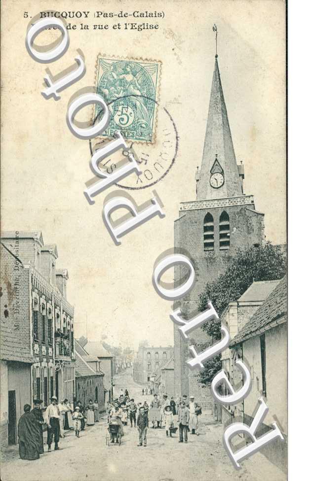 entree de la rue et l'eglise