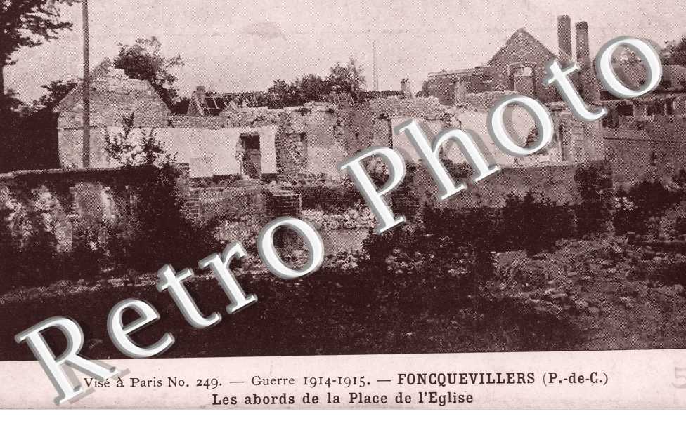 les abords de la place de l'eglise