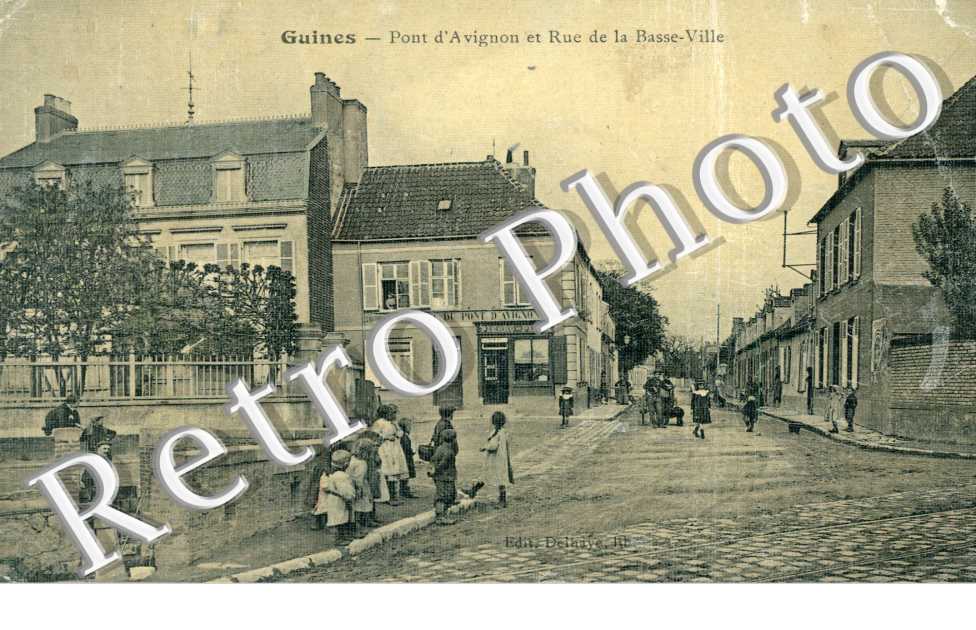 pont d'Avignon et rue de la Basse-Ville