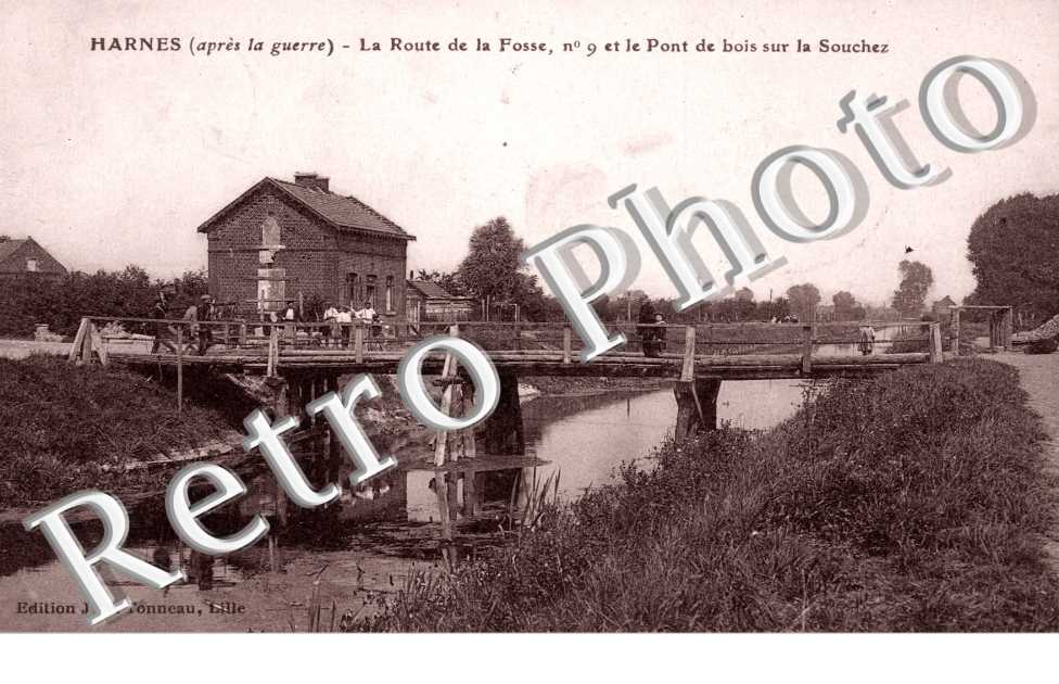 La Route de la Fosse et le Pont de bois sur la Souchez
