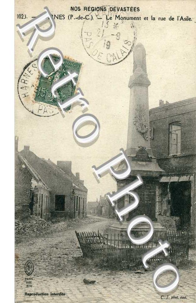 Le monument aux morts et la rue de l'Asile
