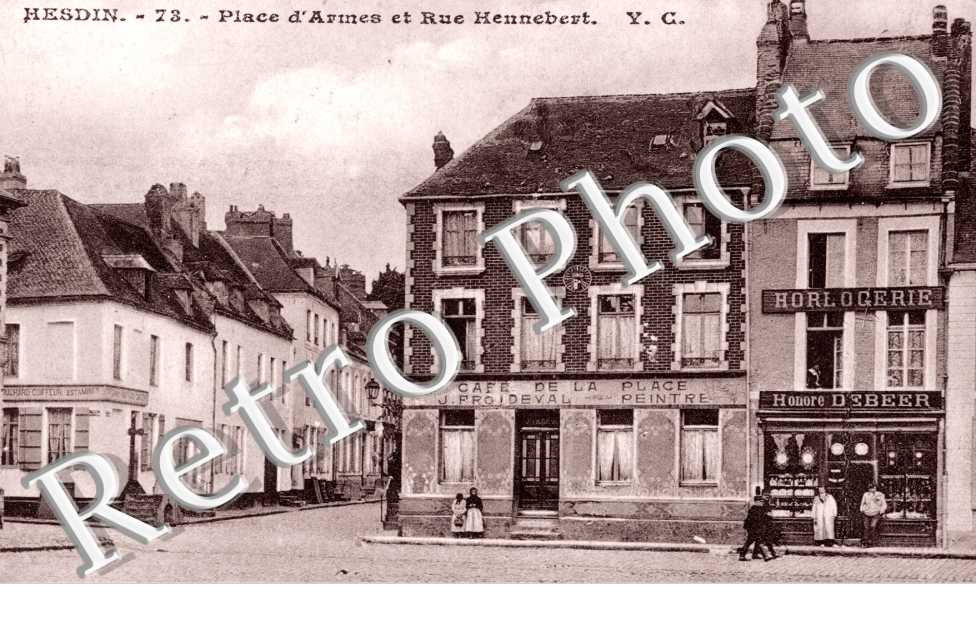 Place d'Armes et Rue Hennebert