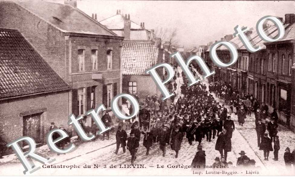 Catastrophe du n°3 - cortege en marche