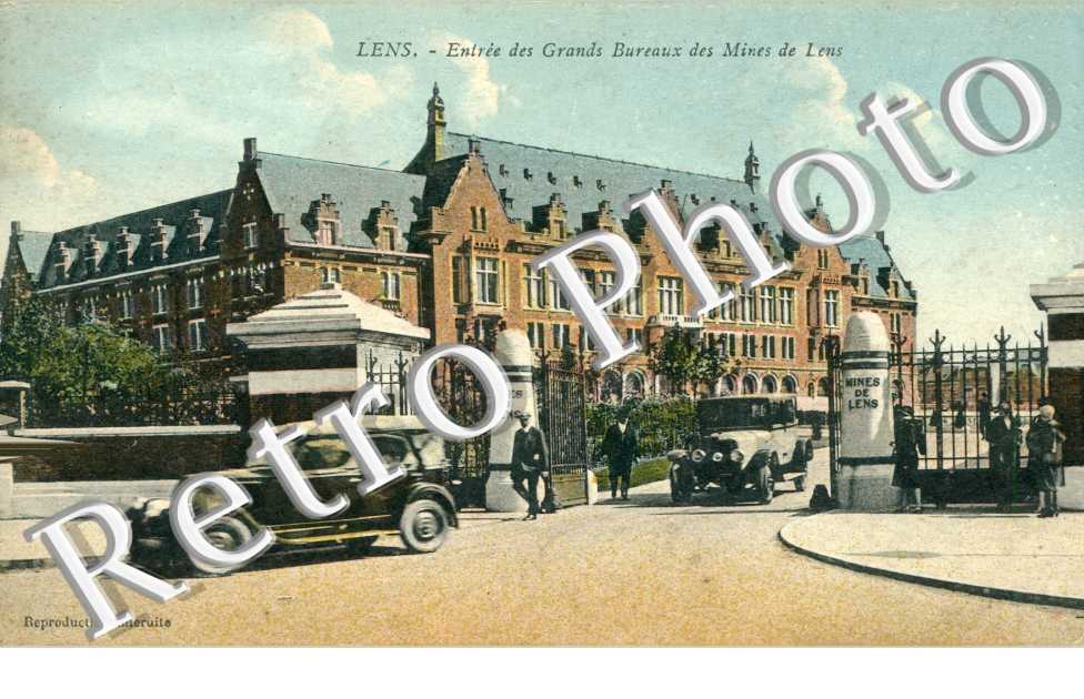 Entree des grands bureaux des mines de Lens