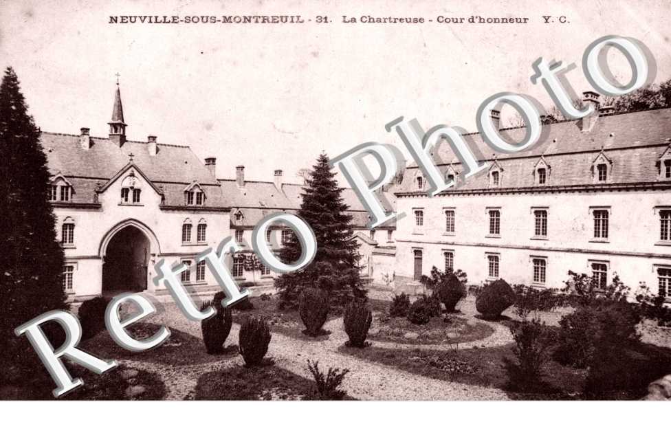 La chartreuse - cour d'honneur