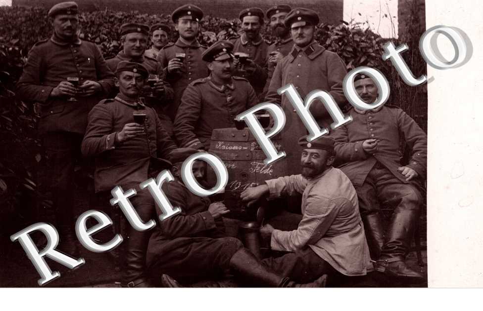 militaires au fut trinquent