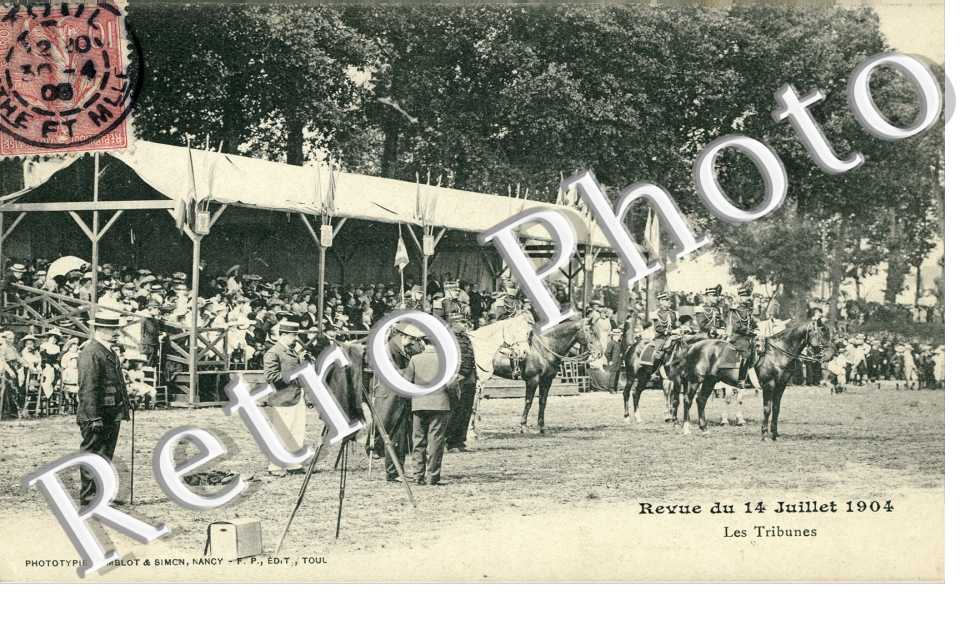 la revue du 14 Juillet - les Tribunes
