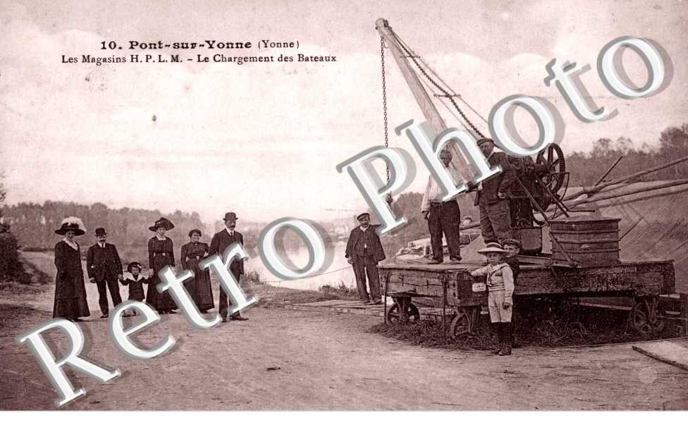 les Magasins H.P.L.M, le Chargement des Bateaux