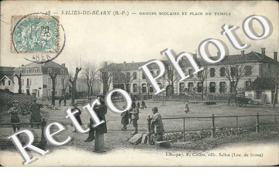 Groupe Scolaire et Place du Temple