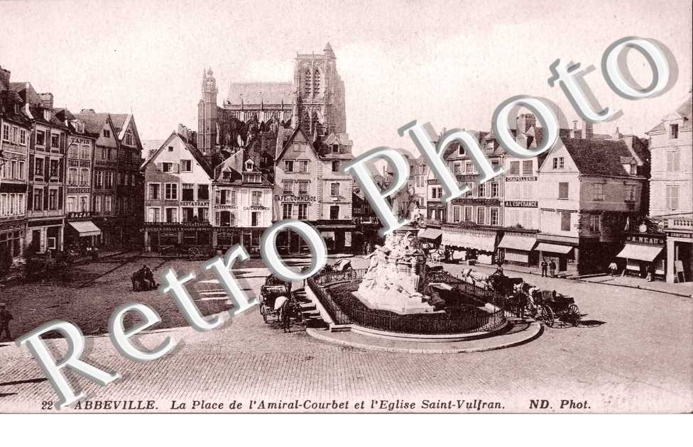 La Place de l'Amiral Courbet et l'Eglise Saint Vulfran