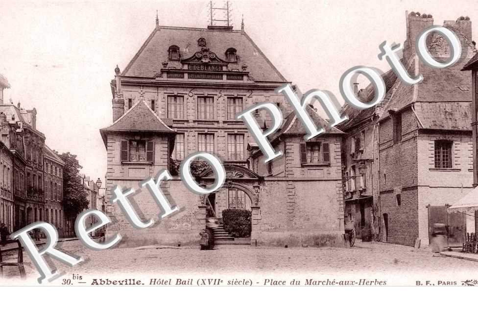 Hotel Bail, Place du Marche aux Herbes