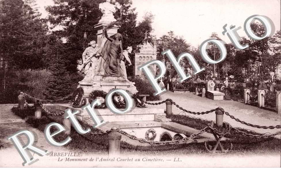 Le Monument de l'Amiral Courbet au Cimetiere