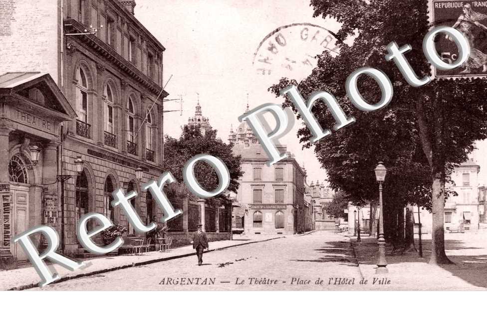 le Theatre, Place de l'Hotel de Ville