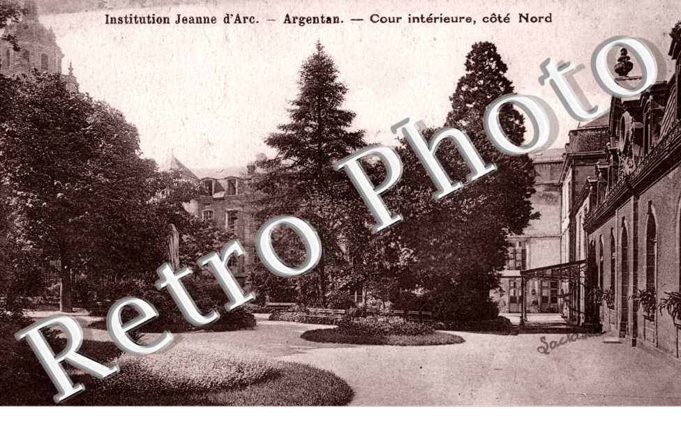 Institution Jeanne D'Arc - Cour Interieure