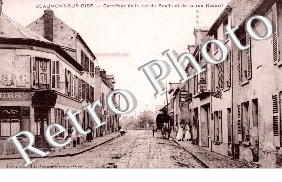 Carrefour de la Rue de Senlis et de la Rue Raspail