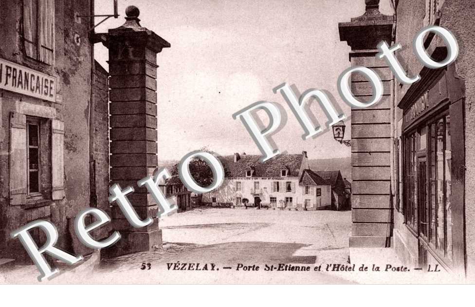 Porte Saint Etienne et l'Hotel de la Poste