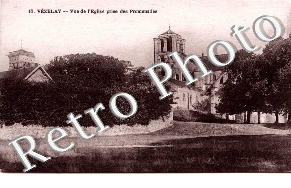 Vue de l'eglise prise des promenades