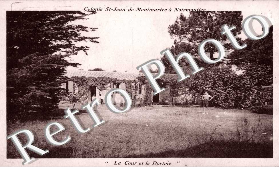 Colonie Saint Jean de Montmartre - la Cour et le Dortoir