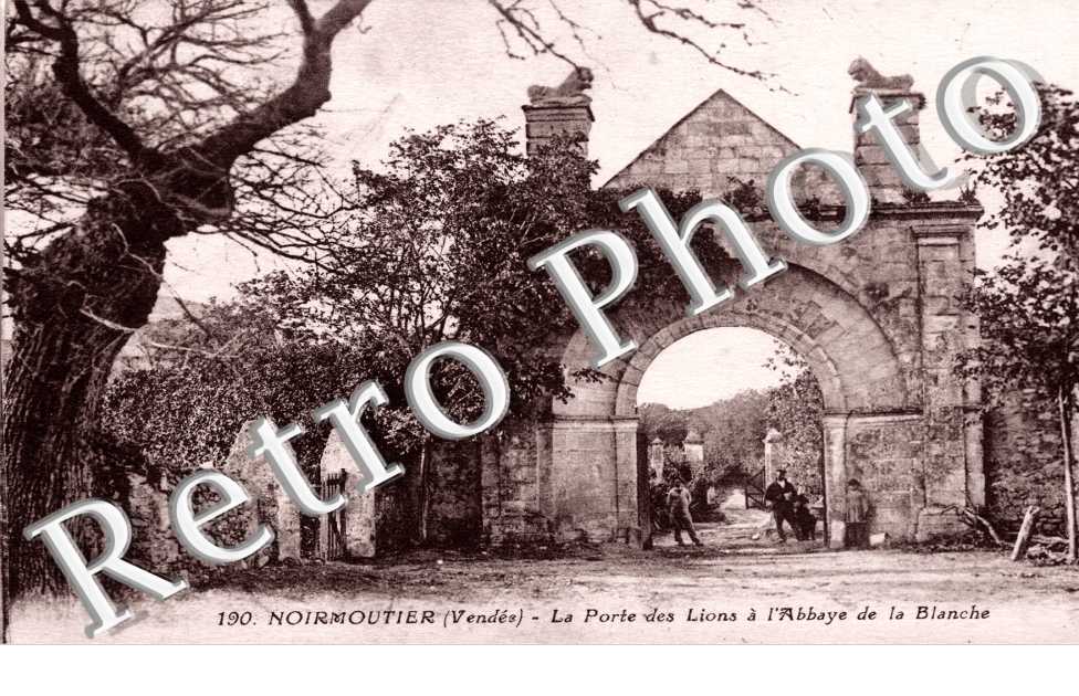 La Porte des Lions à l'Abbaye de la Blanche