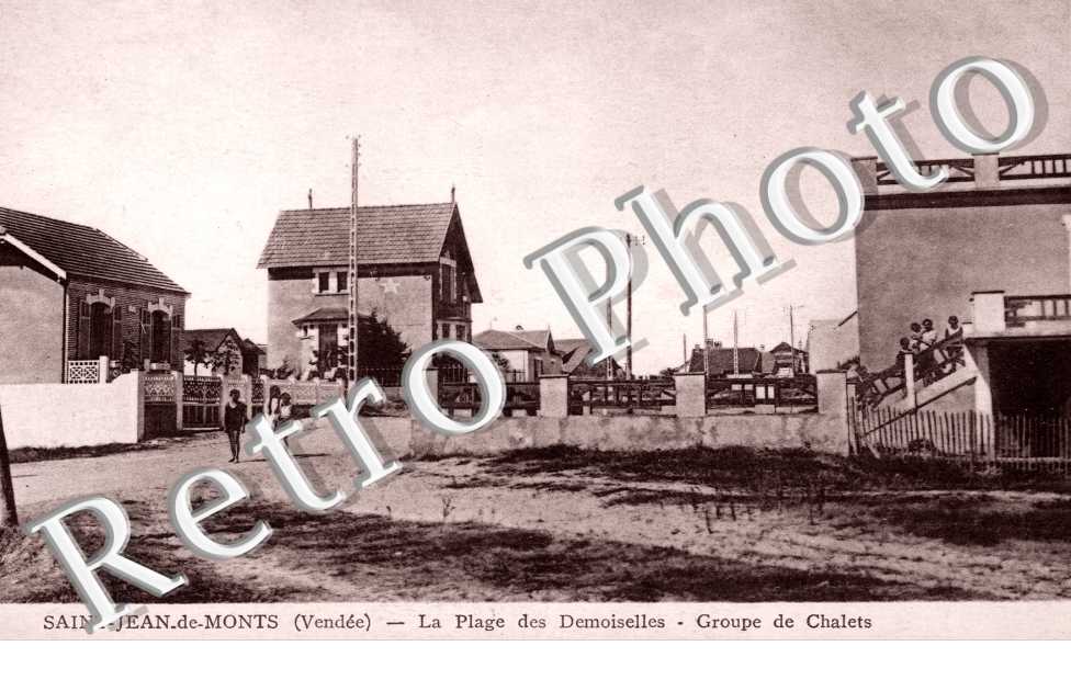 la Plage des Demoiselles, Groupe de Chalets