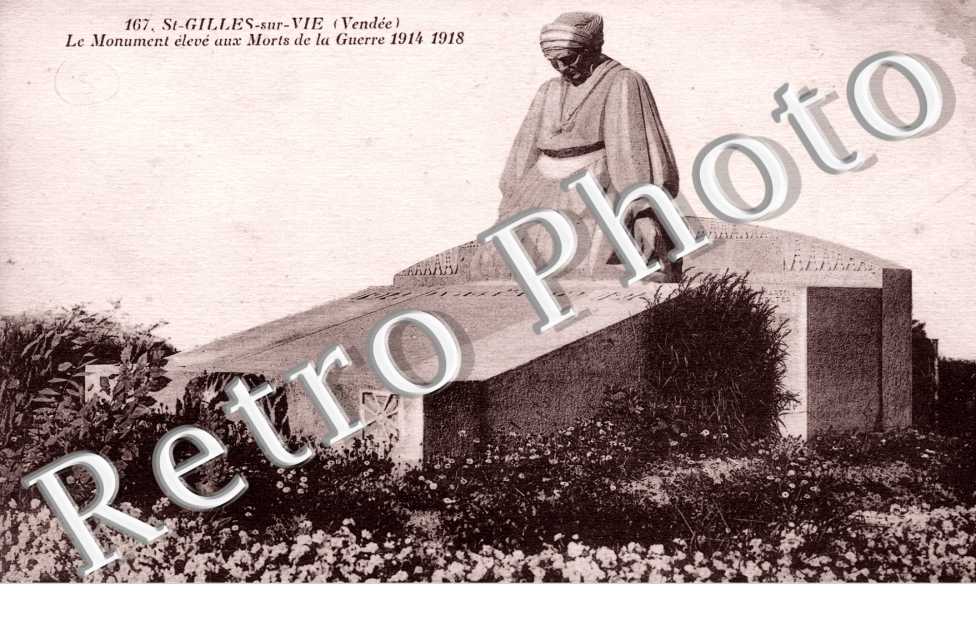 le monument eleve aux morts