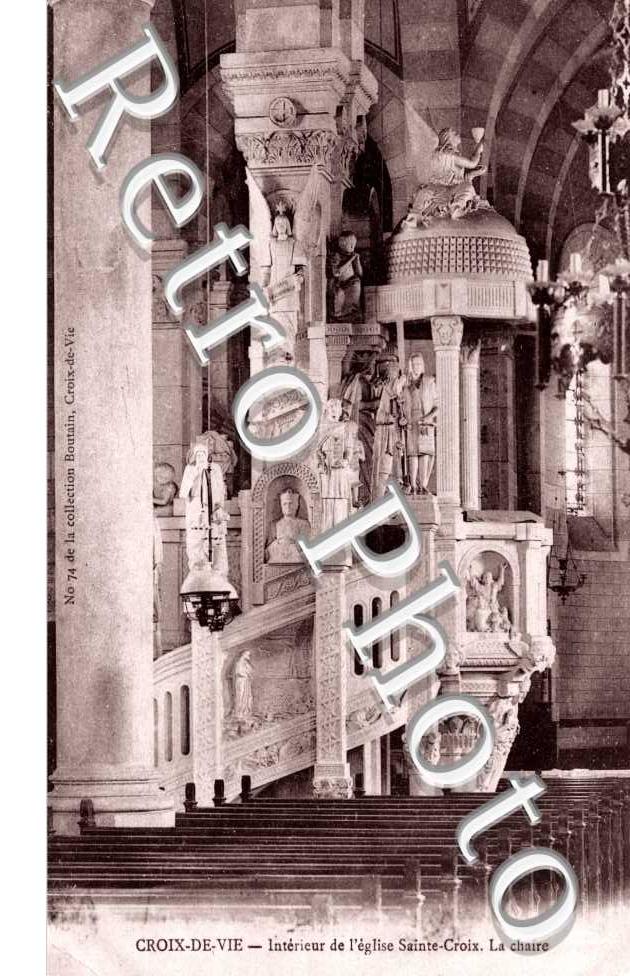 Interieur de l'Eglise - la Chaire