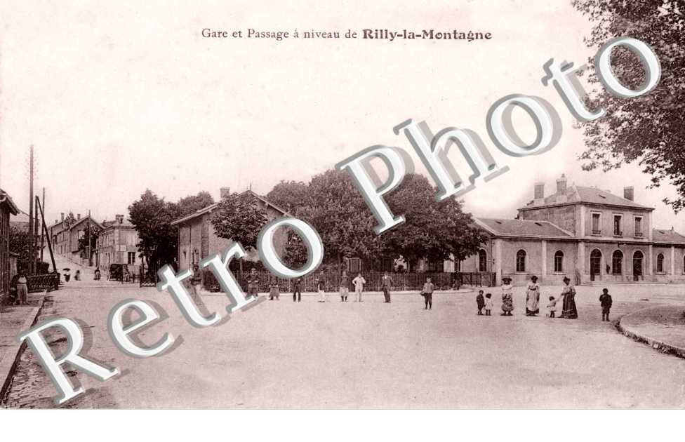 Gare et passage a niveau