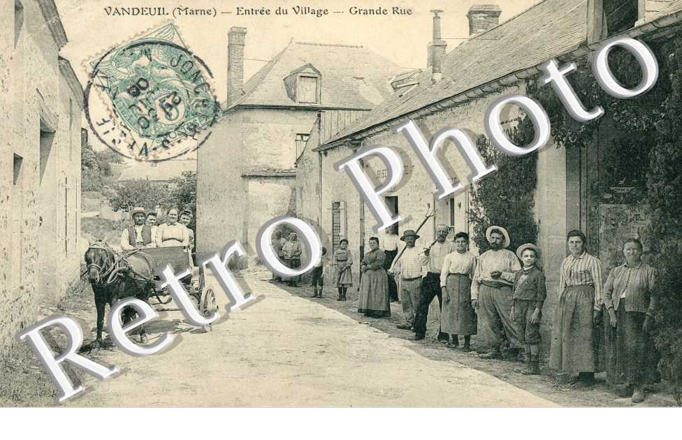 Entree du Village, Grande Rue