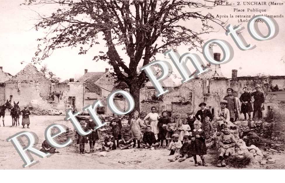 place publique -  apres la retraite des allemands (aout 1918)